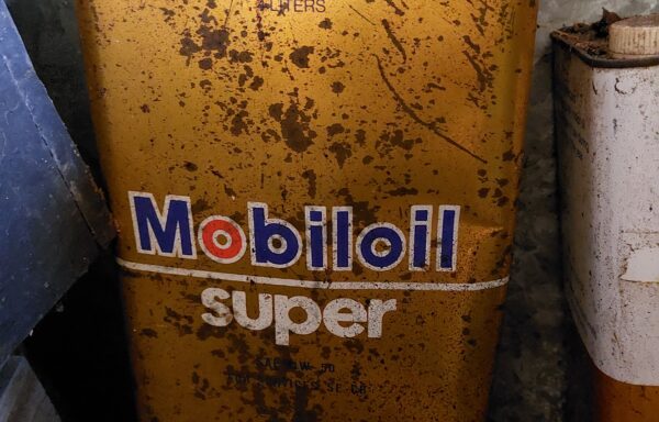 Mobiloil super vanha öljykanisteri